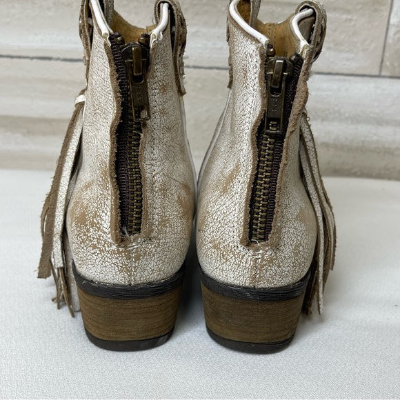 Very Volatile Lookout Western Boot Distressed Bootie Side Fringe Women's Size 6 - Picture 6 of 9